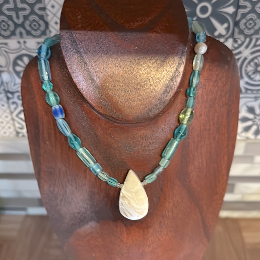 Real teardrop mother of pearl abalone shell AAA, real baroque pearl and Murano